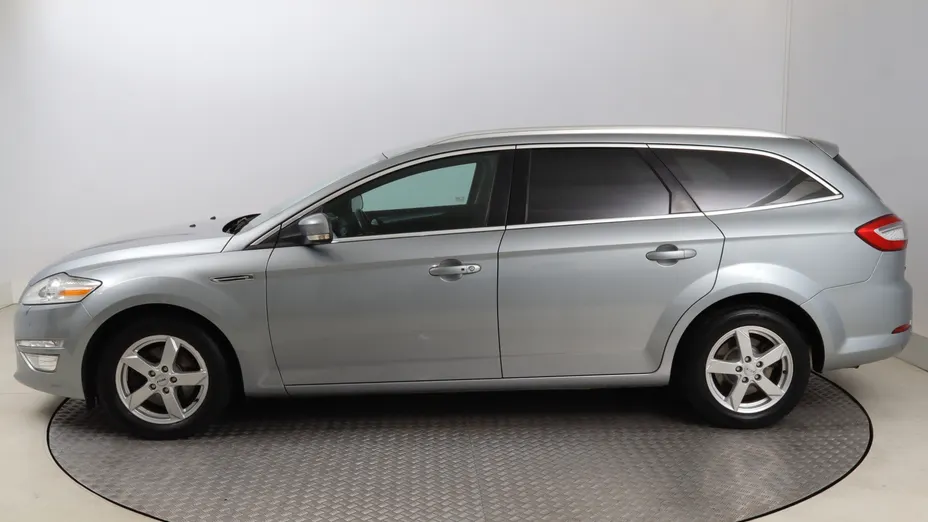 Ford Mondeo -