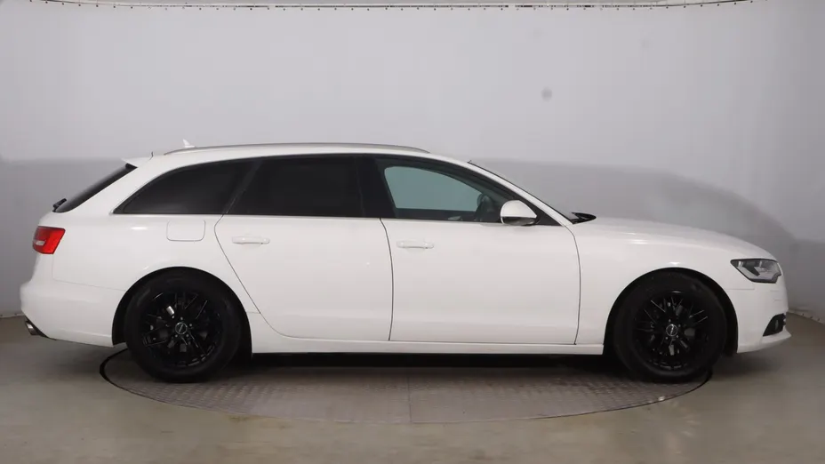 Audi A6 -