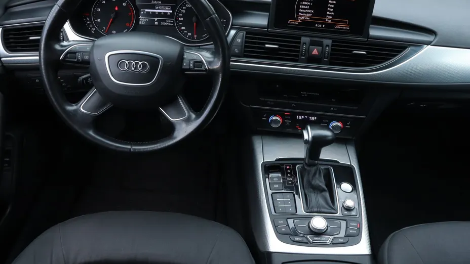 Audi A6 -