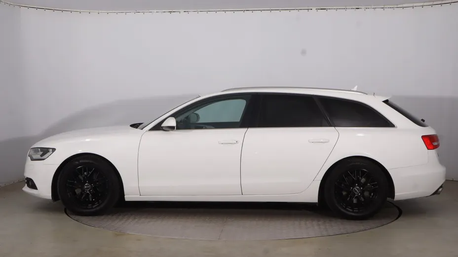 Audi A6 -