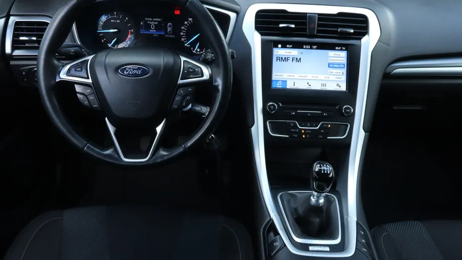 Ford Mondeo -