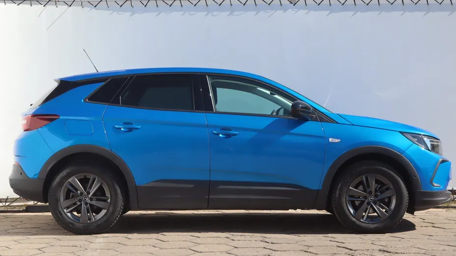 Opel Grandland -