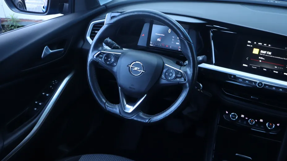 Opel Grandland -