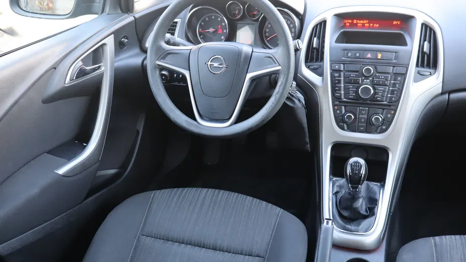 Opel Astra -
