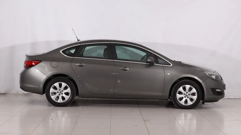 Opel Astra -