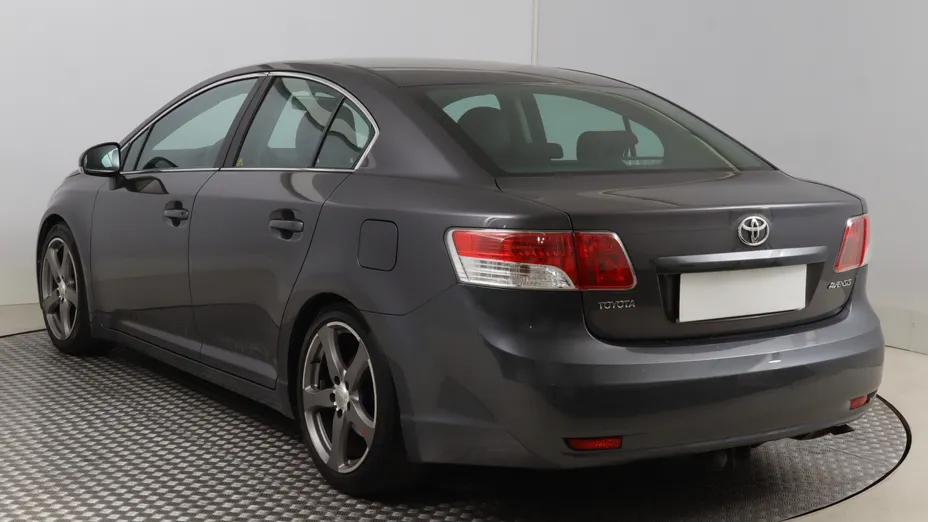 Toyota Avensis -