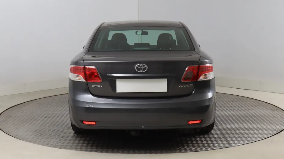 Toyota Avensis -