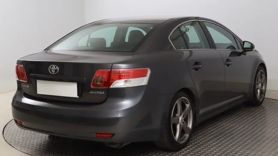 Toyota Avensis -