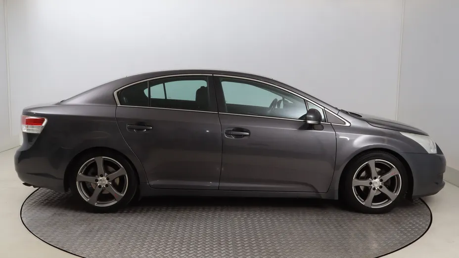 Toyota Avensis -