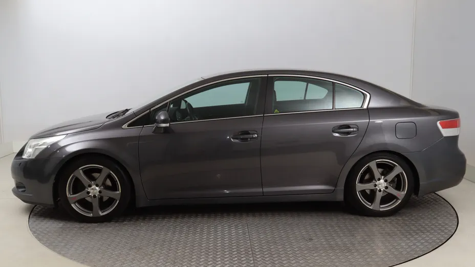 Toyota Avensis -
