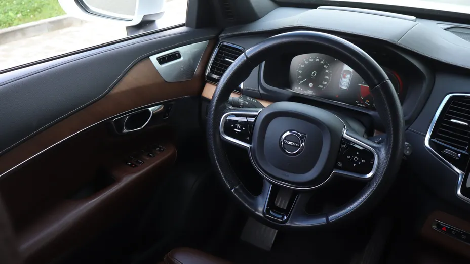 Volvo XC90 -