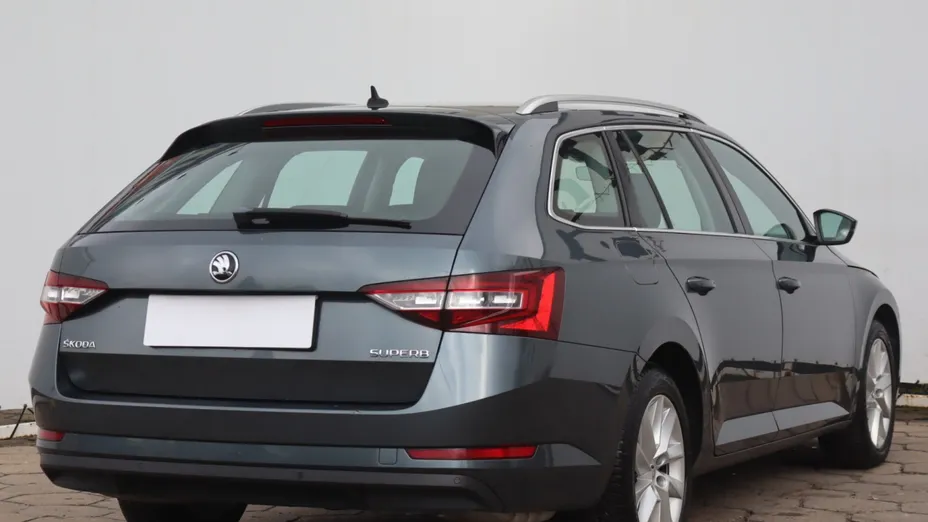 Skoda Superb -