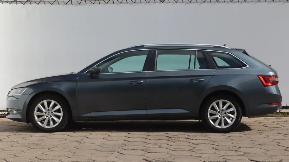 Skoda Superb -