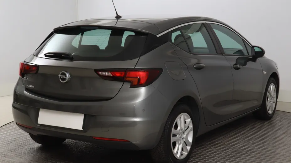 Opel Astra -