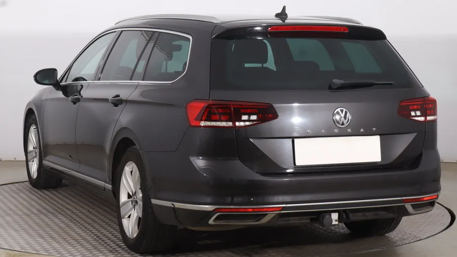 VW Passat -
