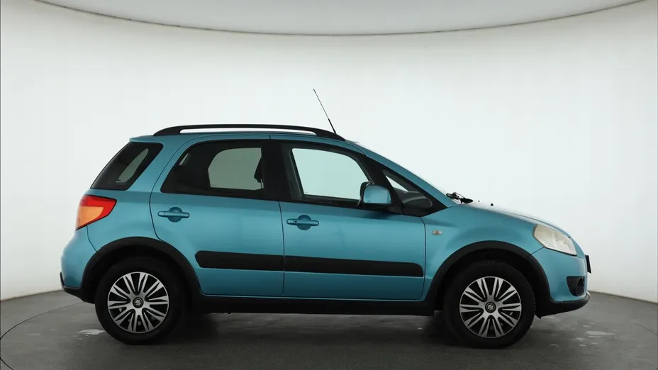 Suzuki SX4 -