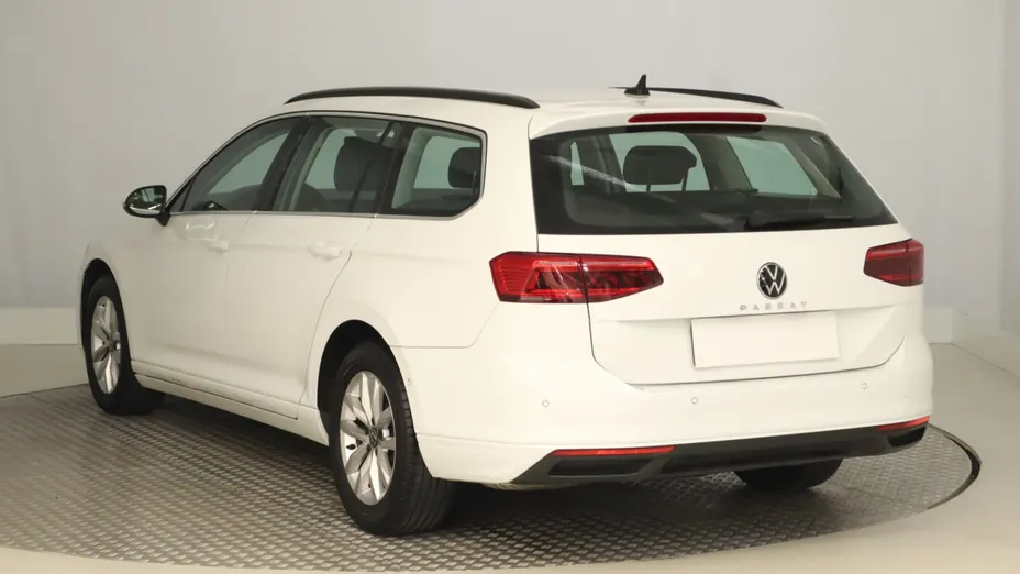 VW Passat -
