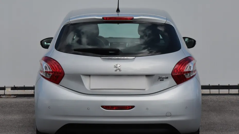 Peugeot 208 -