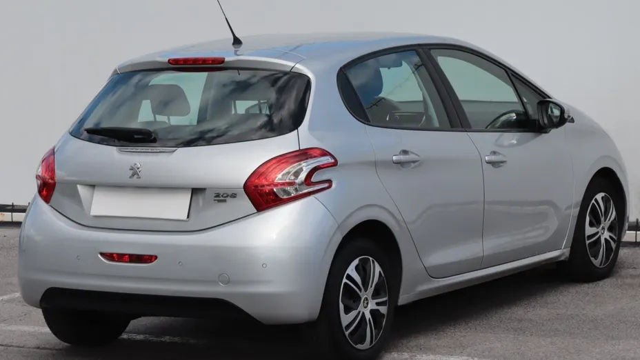 Peugeot 208 -