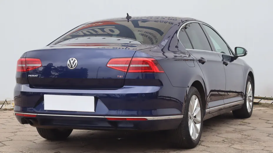 VW Passat -