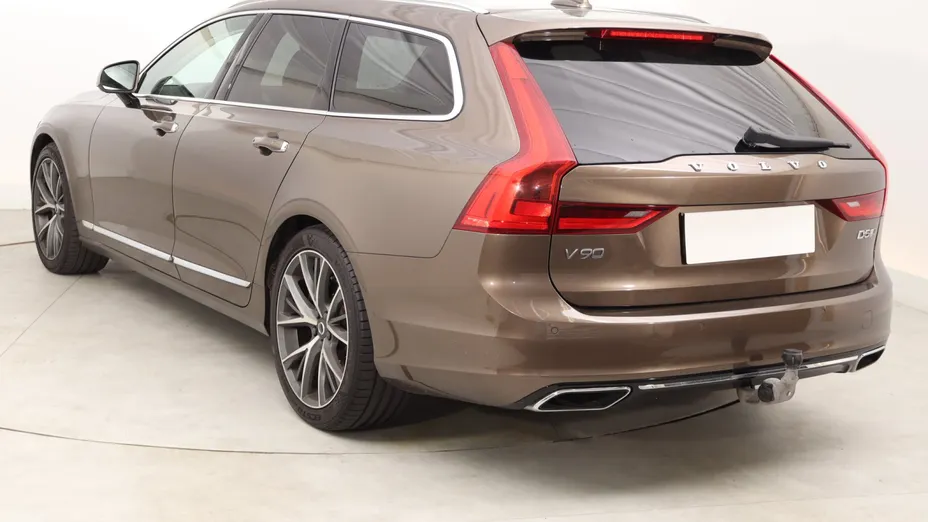 Volvo V90 -