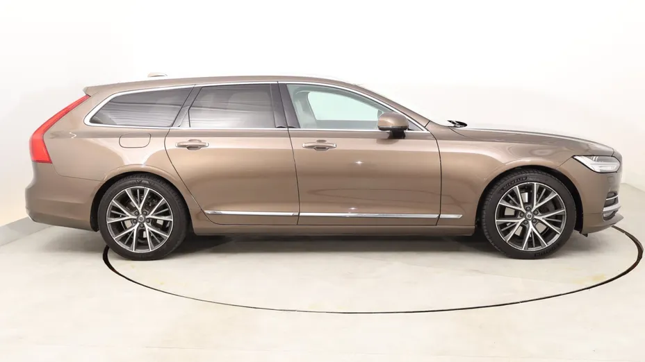 Volvo V90 -