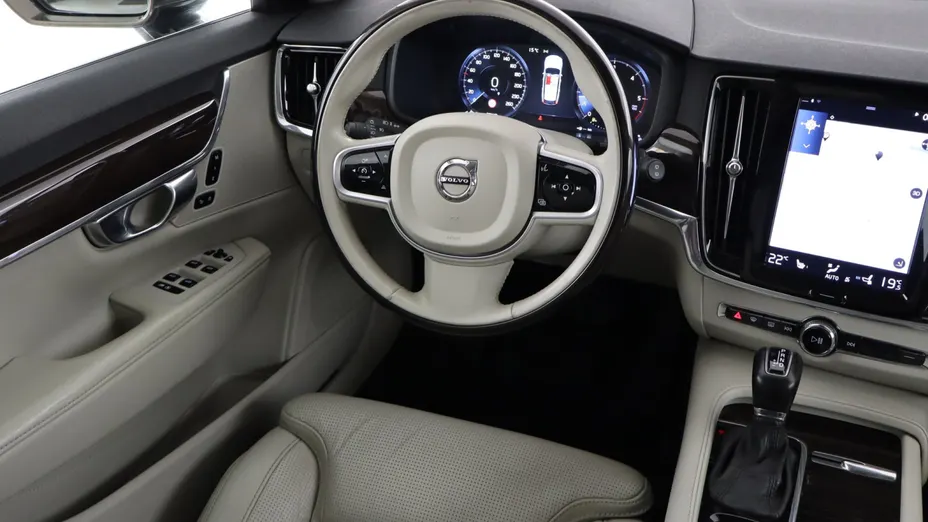 Volvo V90 -