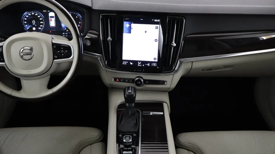 Volvo V90 -