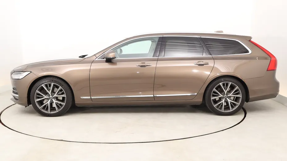 Volvo V90 -