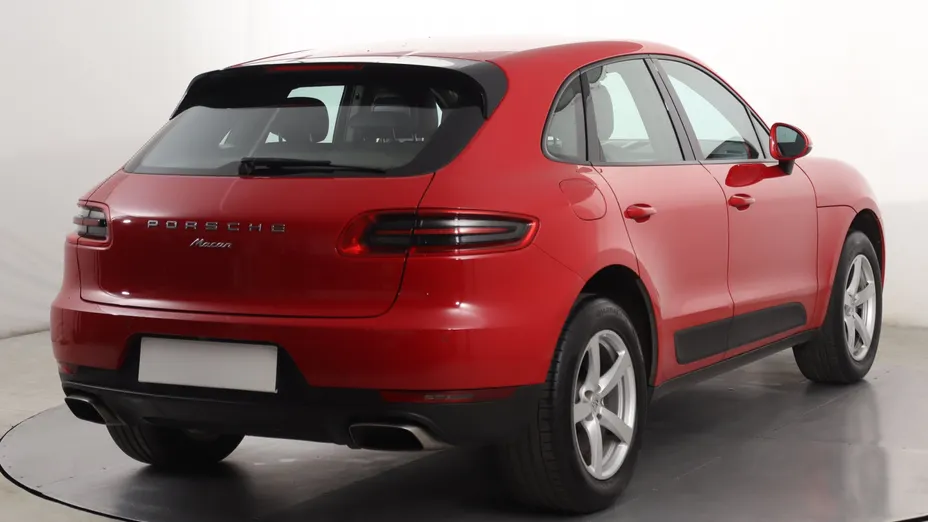 Porsche Macan -