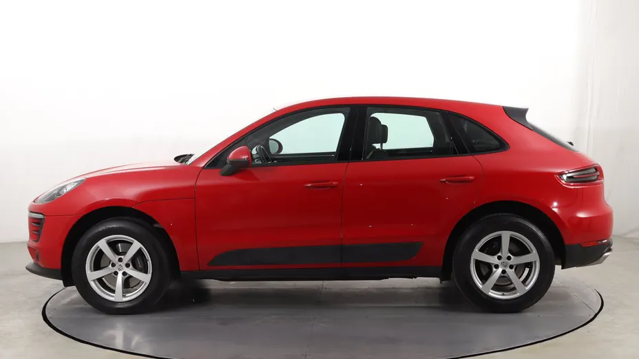 Porsche Macan -