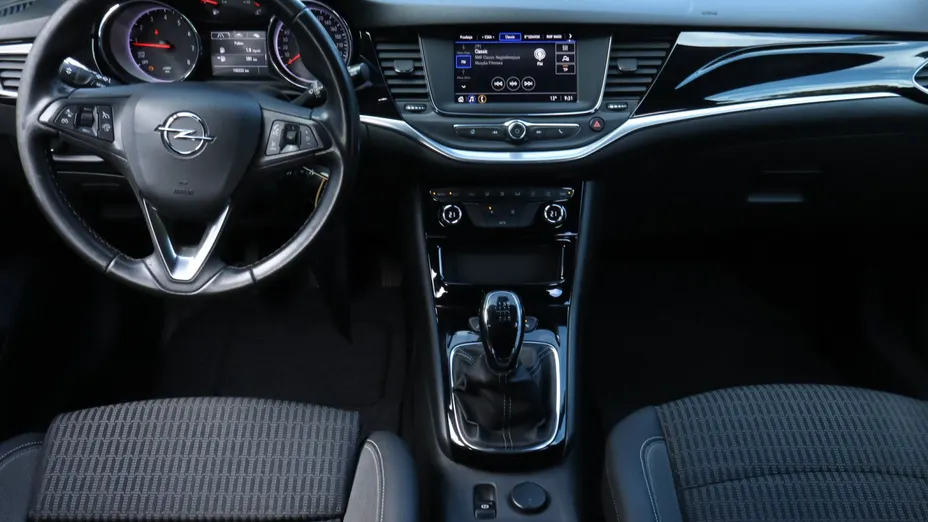 Opel Astra -
