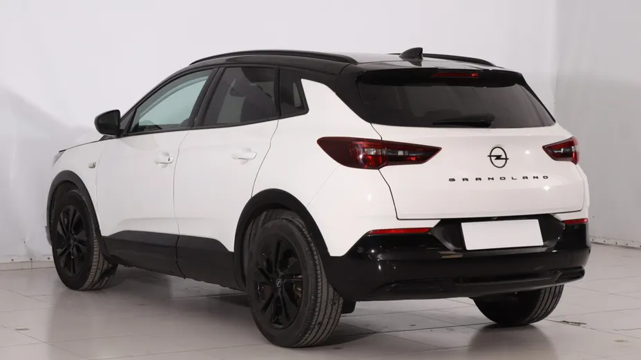 Opel Grandland -