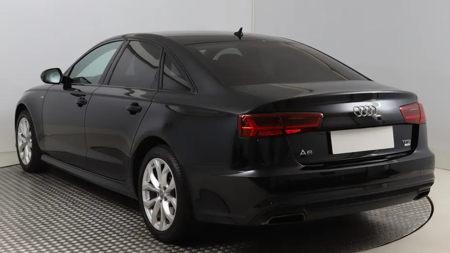 Audi A6 -
