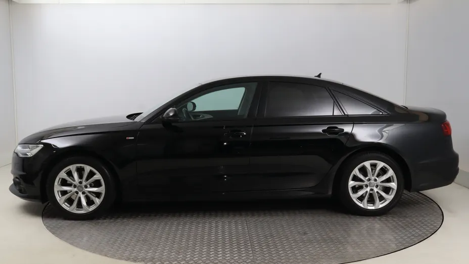 Audi A6 -