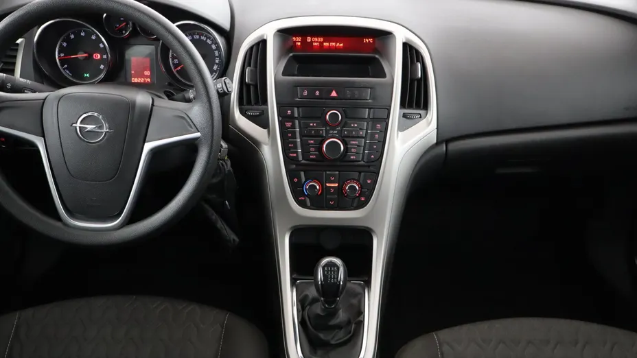 Opel Astra -
