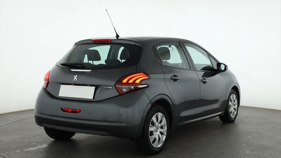Peugeot 208 -