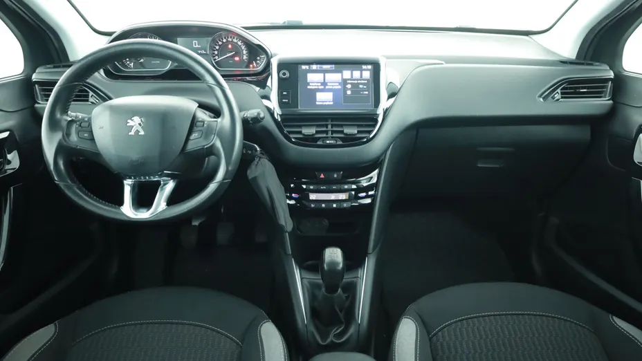 Peugeot 208 -