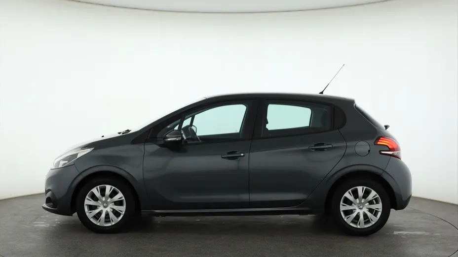 Peugeot 208 -
