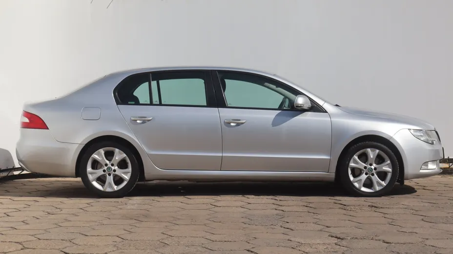 Skoda Superb -