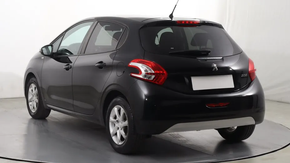 Peugeot 208 -