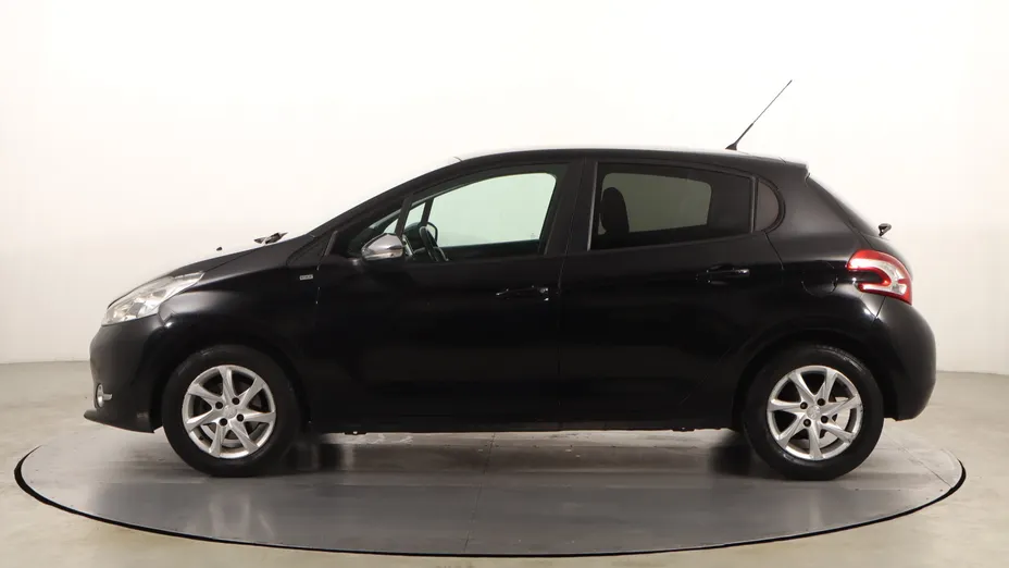 Peugeot 208 -