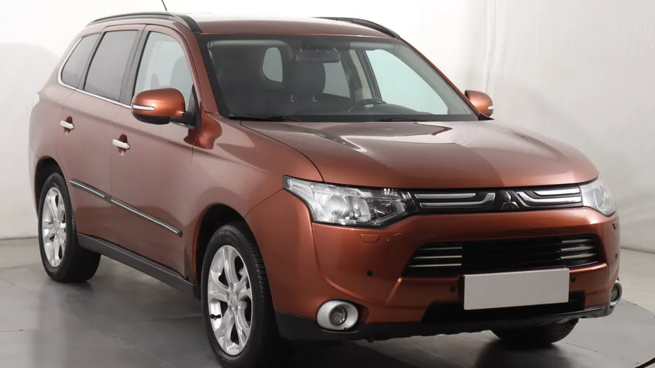Mitsubishi Outlander -