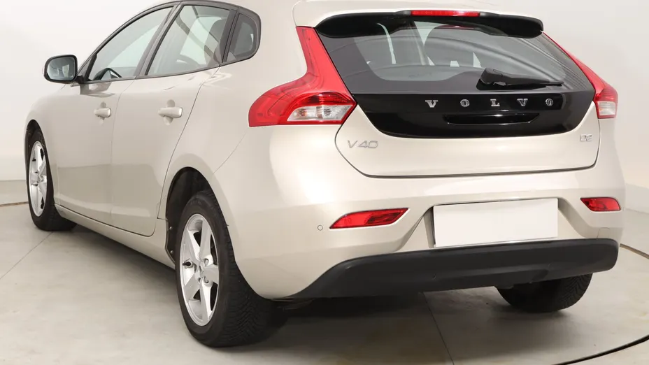 Volvo V40 -
