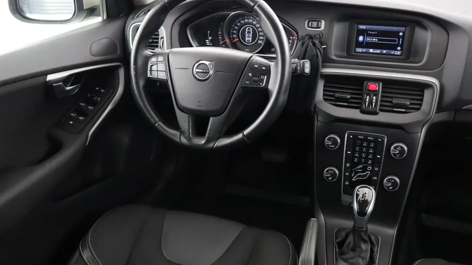 Volvo V40 -