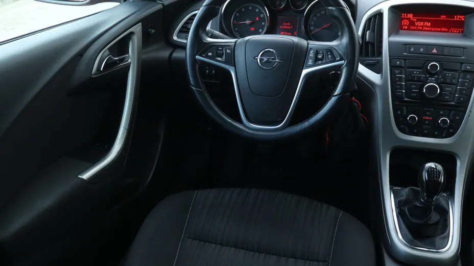 Opel Astra -