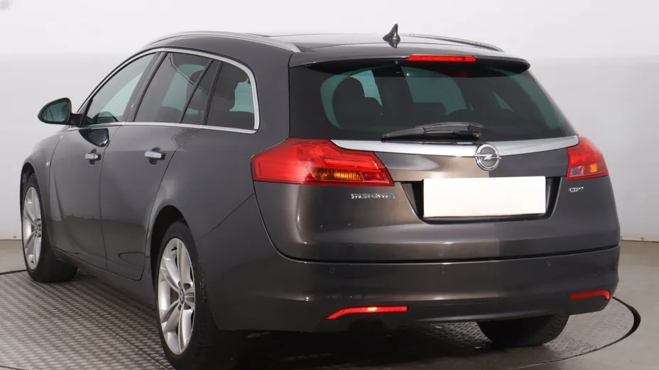 Opel Insignia -
