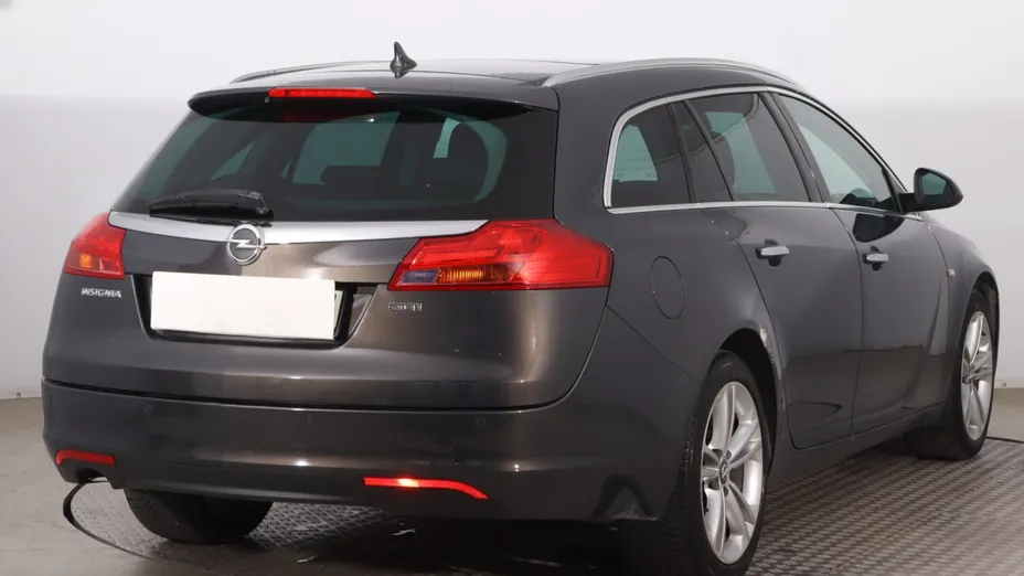Opel Insignia -