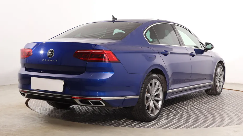 VW Passat -
