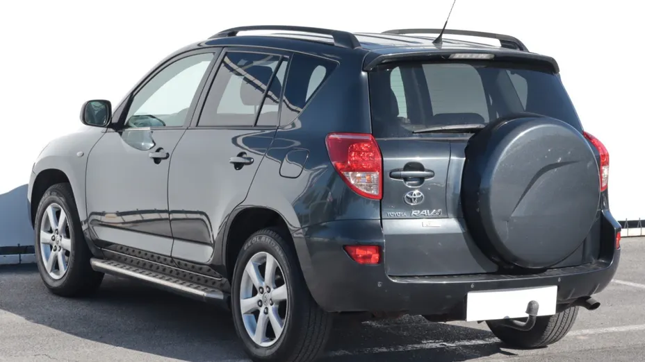 Toyota RAV4 -